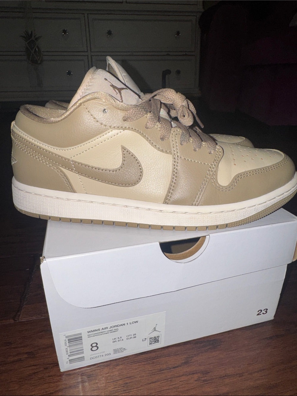 Air Jordan 1 Low Sneakers
DC0774-203 Rattan-Desert-Camo-Sail Women's size 8